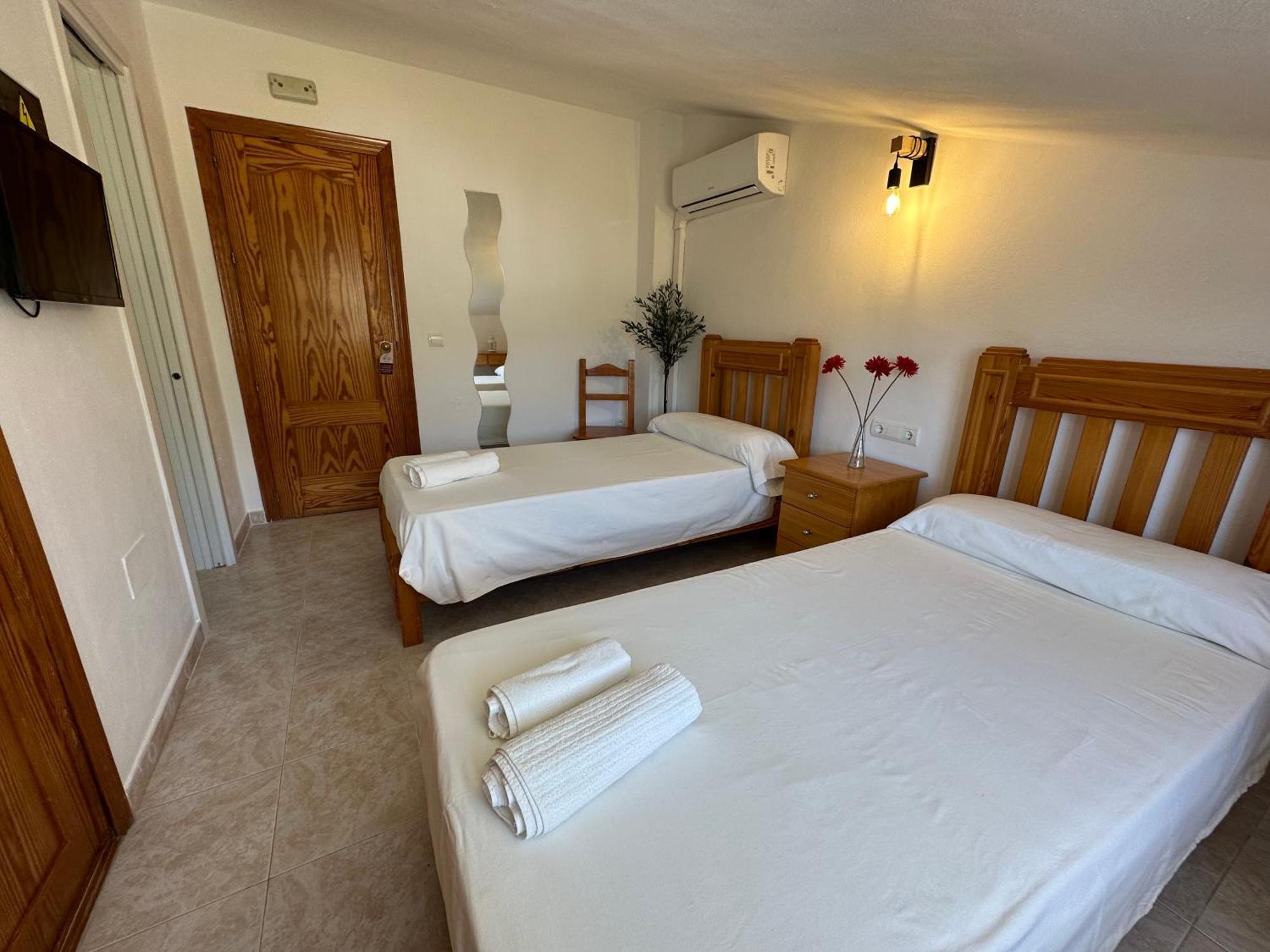 Hostal Sango Sierra De Las Nieves Alozaina Esterno foto
